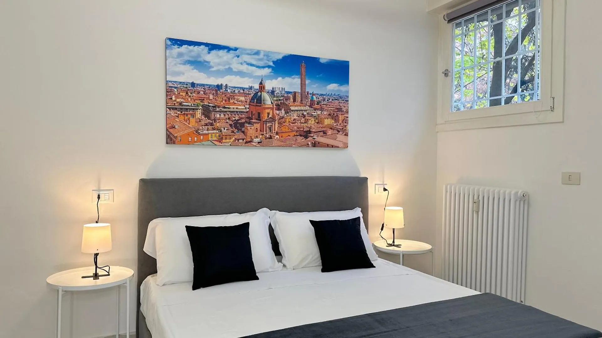 Rebecca Home - Bologna