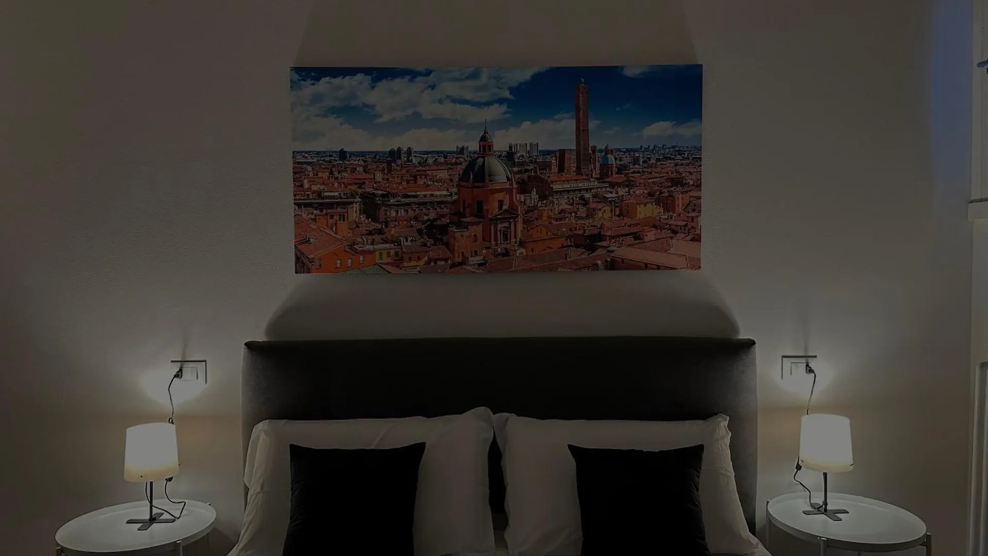Apartment Rebecca Home - Bologna Italy