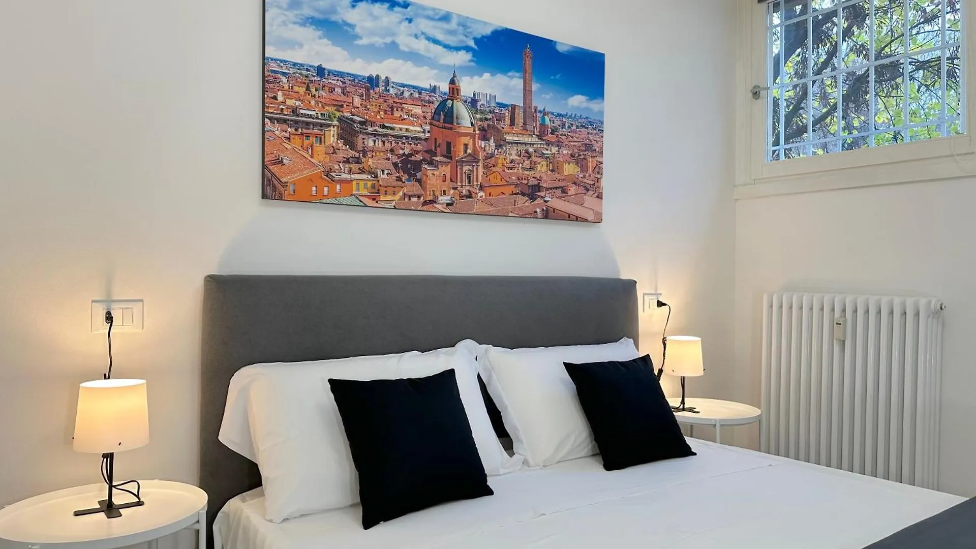 Rebecca Home - Bologna