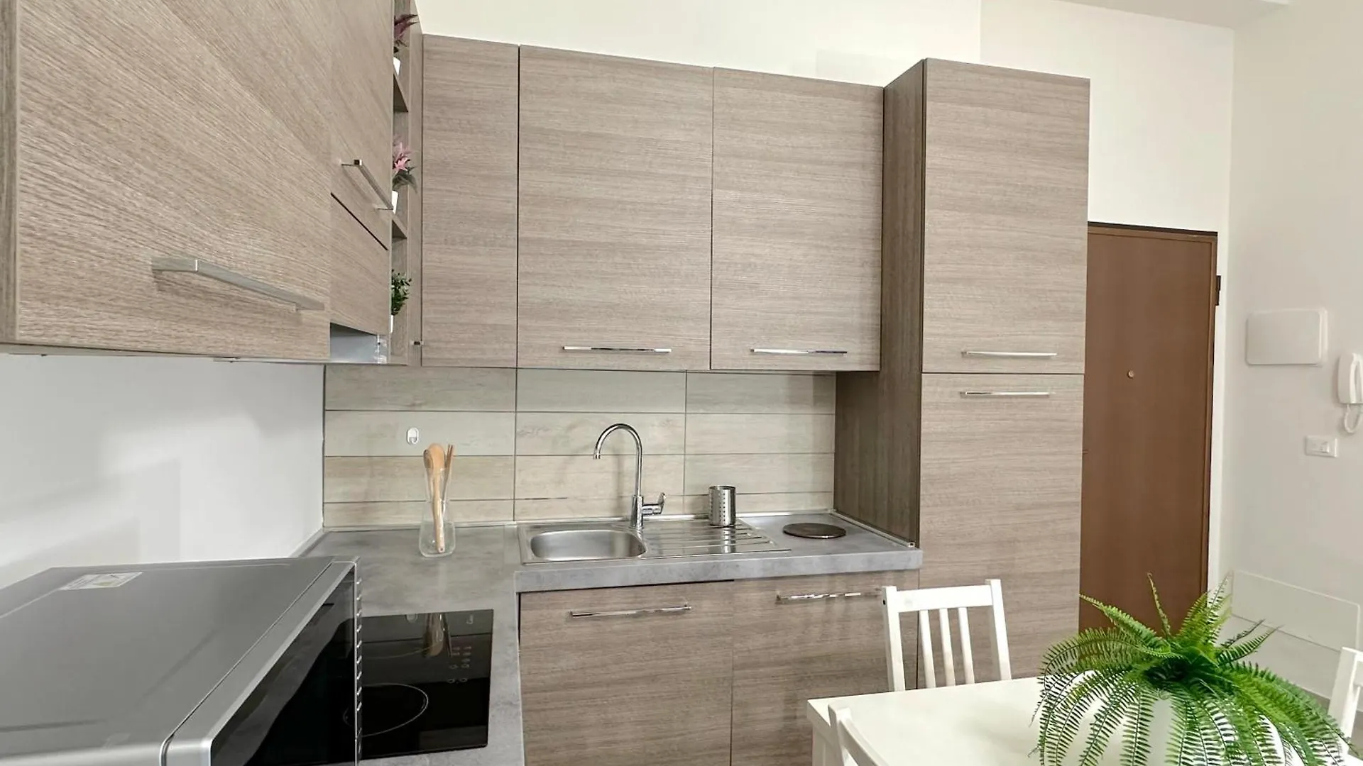 Rebecca Home - Bologna Italy